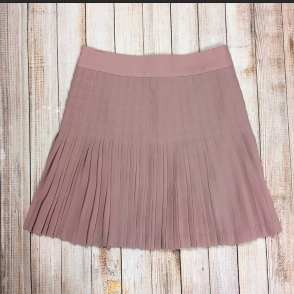 Dusty rose, lattice pleated skirt.